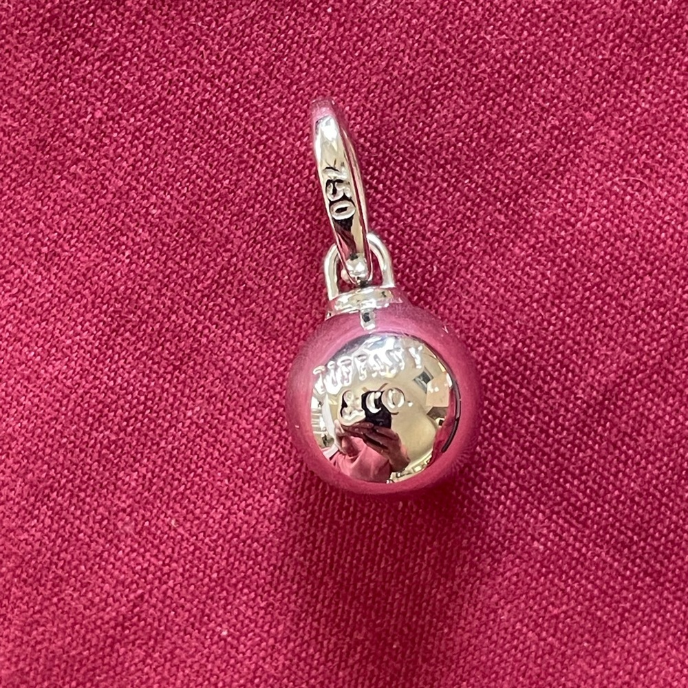 Tiffany & Co. Solid 18k white gold pendant - bracelet charm! Hard to find ! - Picture 9 of 9